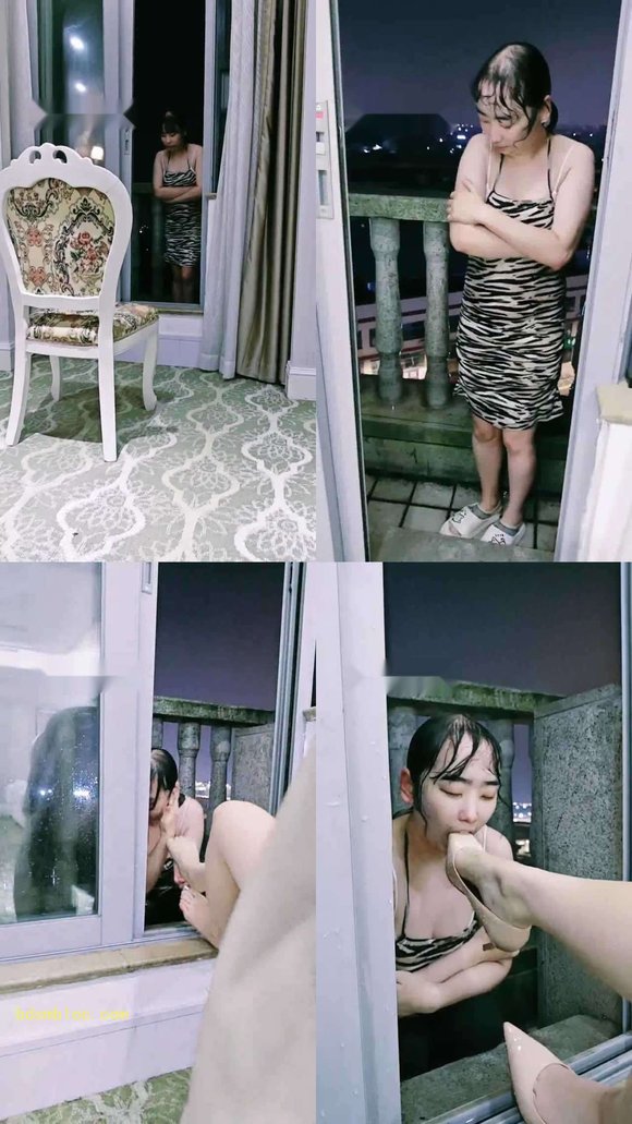 【月炎】寒夜让母畜跪户外舔脚