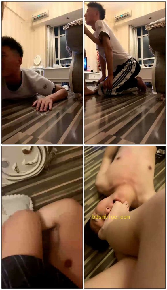 【欣桐】夹头踩踏，舔脚虐乳，窒息耳光