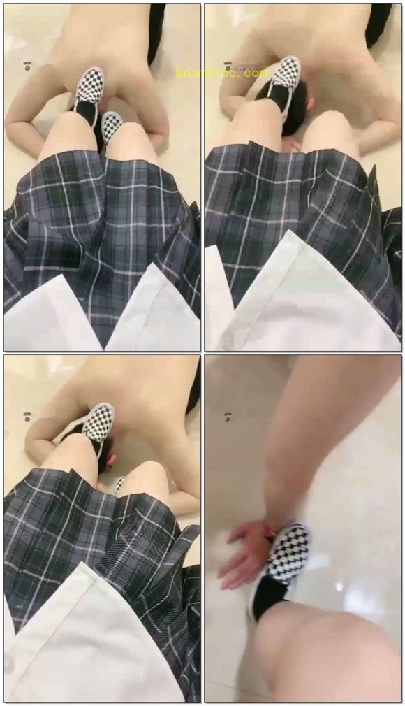 【绘子】学姐踩着脚垫狗头聊天