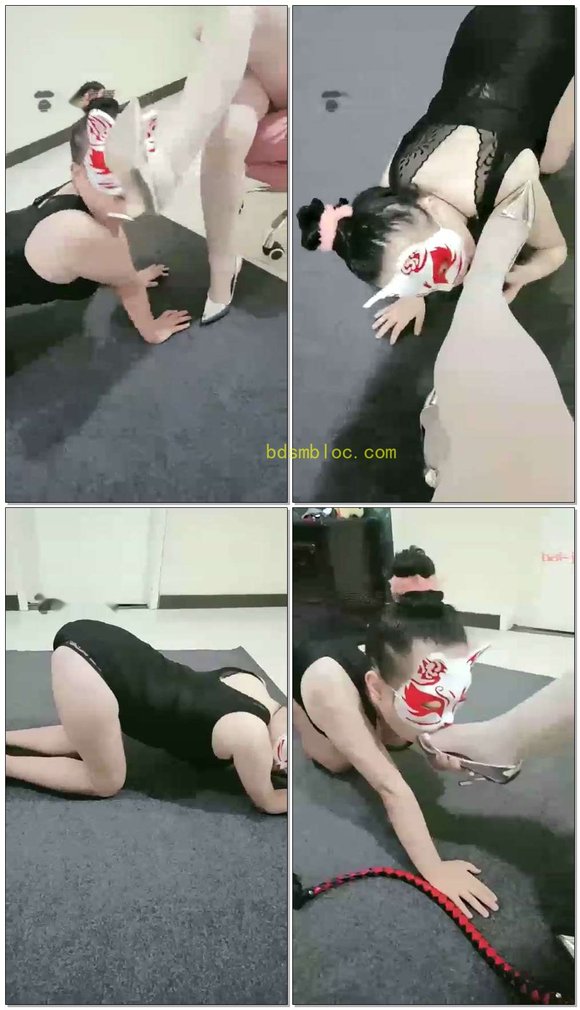 【梦幻Abby】白丝银高羞辱恋足女奴