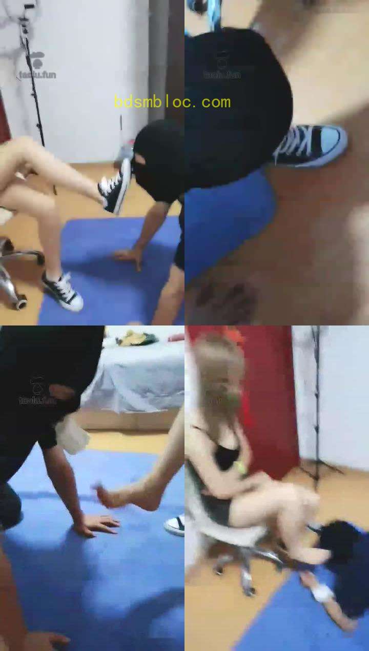 【VIVIAN婷】帆布鞋棉袜调教贱狗，全体重踩踏