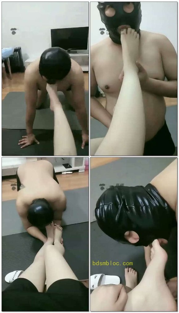 【羽唯女神】舔个脚舒服舒服，随意脚耳光