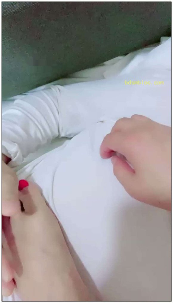 【常德女王小月】直播上课舔脚踩脸虐乳