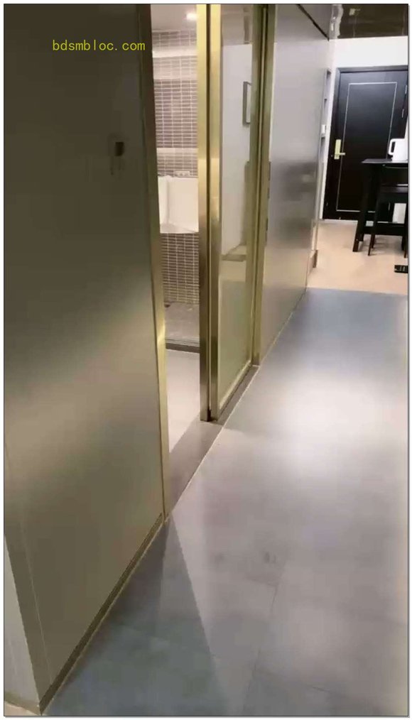 【依艺S】清理鞋底耳光口水圣水舔脚
