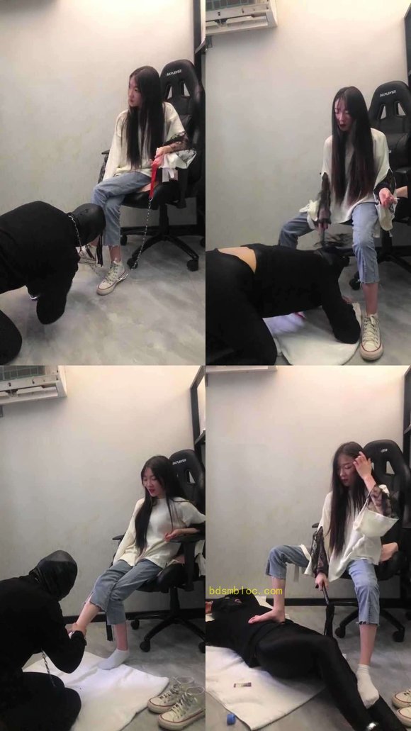 【开发素人】精神小妹文文深夜调贱畜