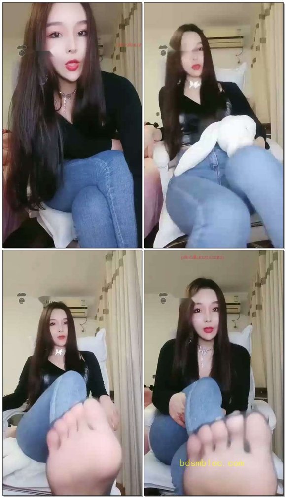【十三姨】牛仔臀部黑丝高跟鞋坐脸炸干狗