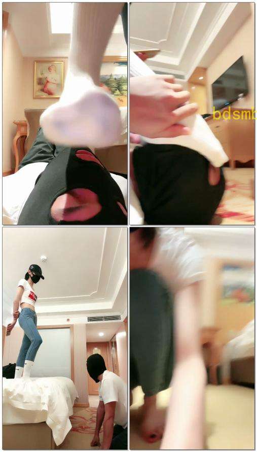 【美娜格格S】墙破闻袜窒息专场