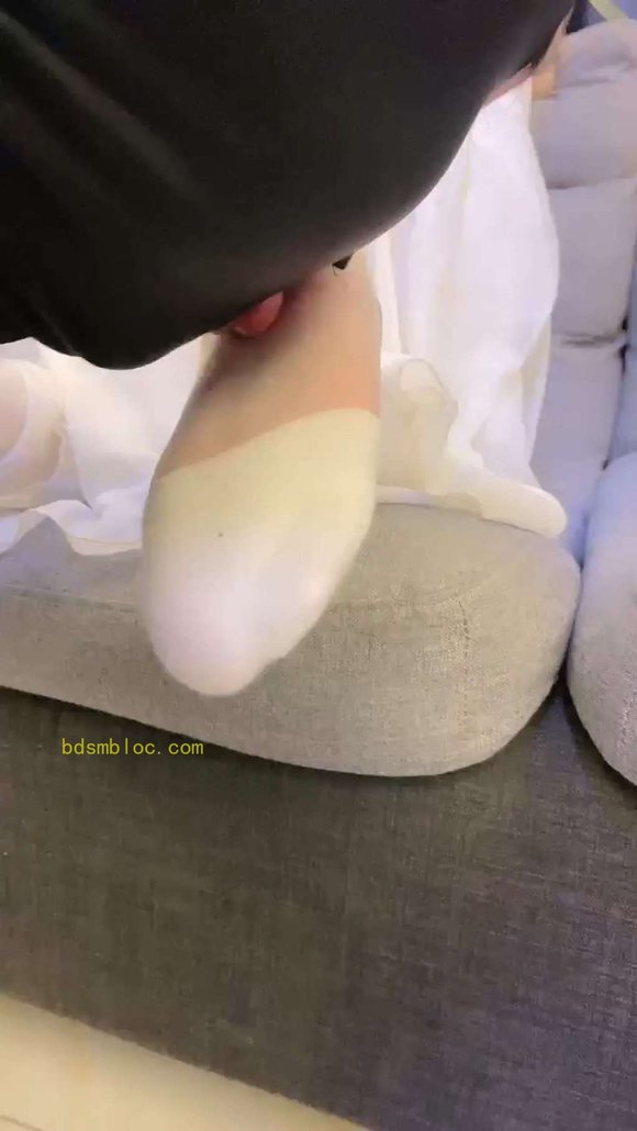 【依依子】开发同学变成脚下狗