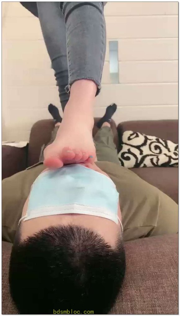 【领主老大】痕鞭印上药脚耳光