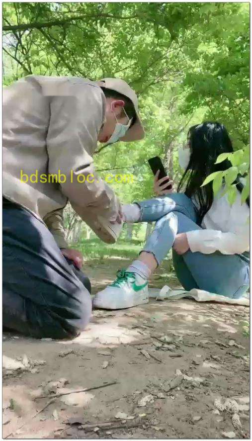 【罗宾s】调教户外踢个狗