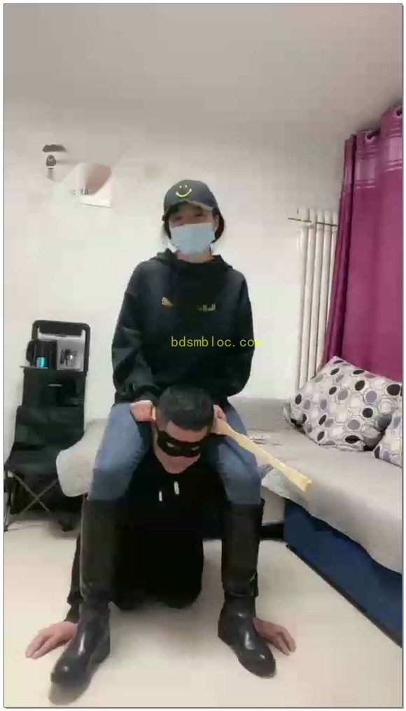 【鹿梦兮s】直播上门闻鞋闻脚爆揍你喜欢看的都有哦