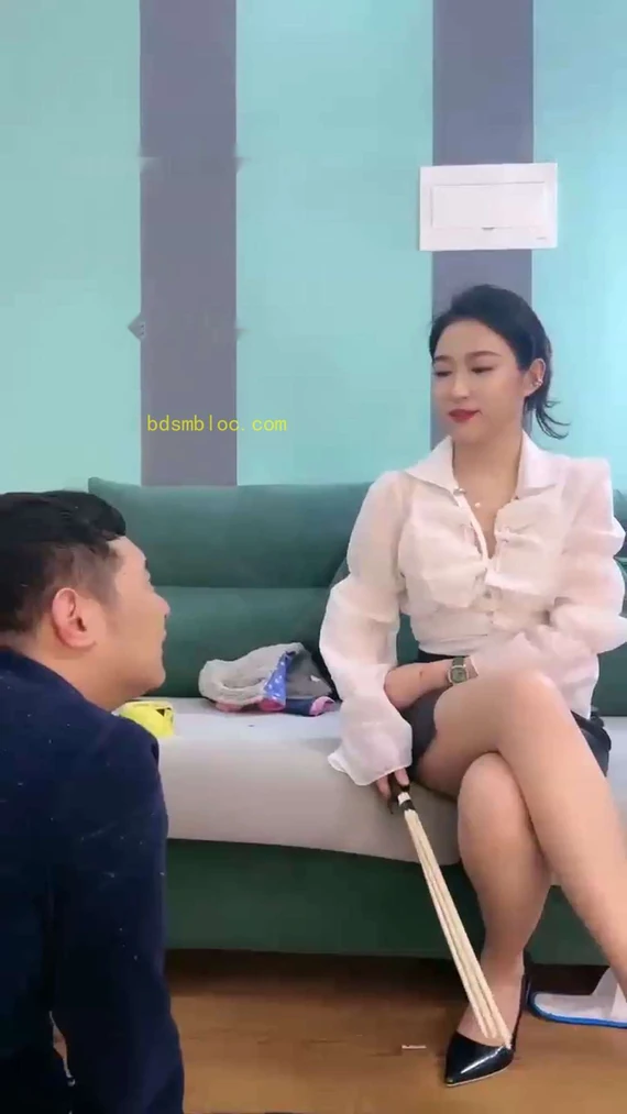 【明明】被女主人调教做好脚奴