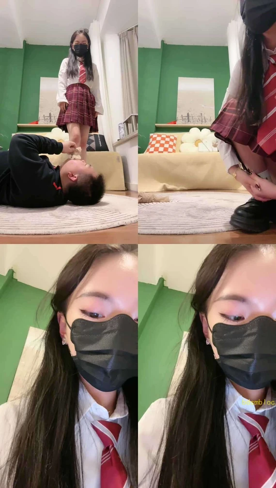 【九九女王】丝袜塞嘴/JK皮鞋白袜踩狗