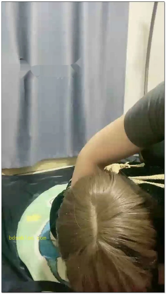 【盈盈】今天该怎么罚你呢？堵着嘴巴吊着罚跪！
