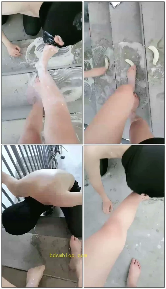 【傲柔】楼道酸奶喂食舔脚