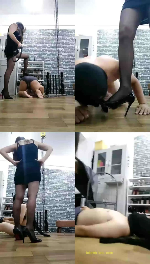 【咩祖】这狗子惨了，得罪主子，口塞丝袜，暴力踩踏