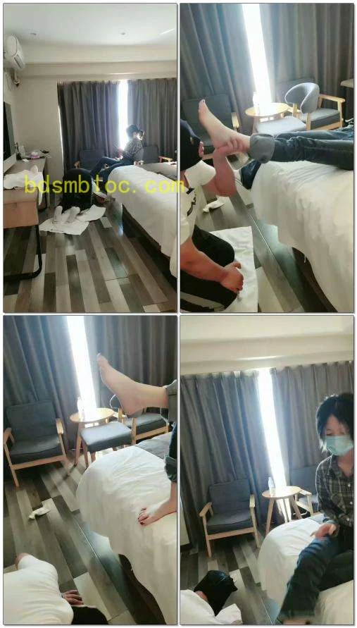 【桉】踩踏，调教
