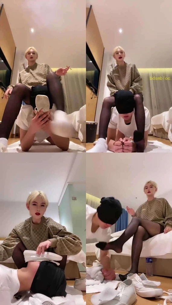 【千条姐】精神小妹原味白袜+小白鞋+黑丝气味羞辱【完整版】