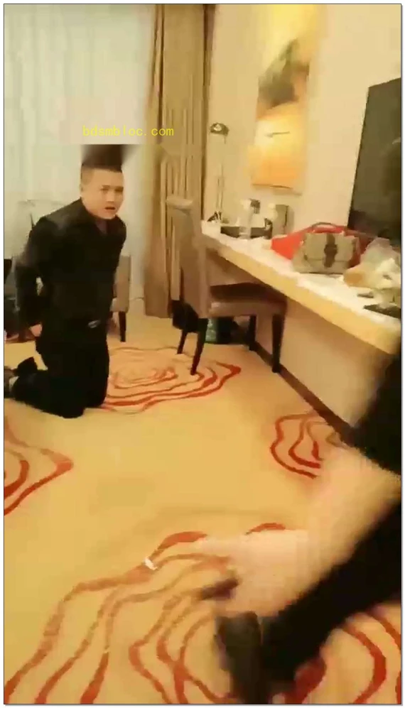 【滔滔】妈宝男被女友暴打